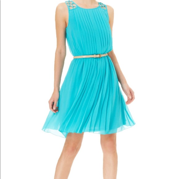 Jessica Simpson Dresses & Skirts - Jessica Simpson Teal Pleated Dress